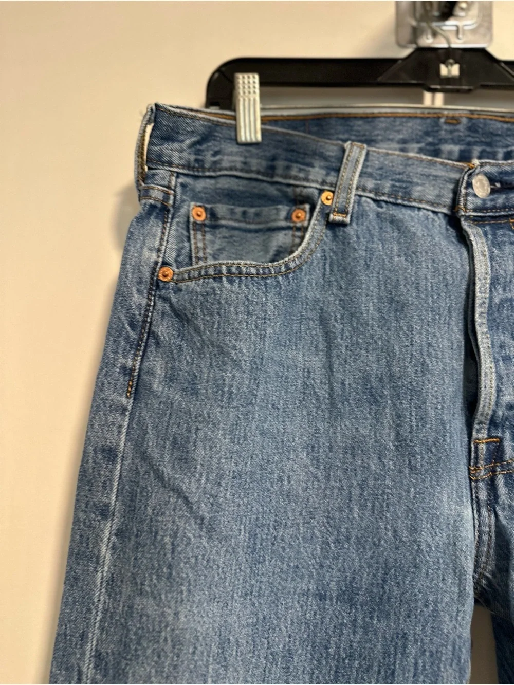 VTG style Levi's 501 Sz: 34x32 button fly straight leg medium wash blue jeans.